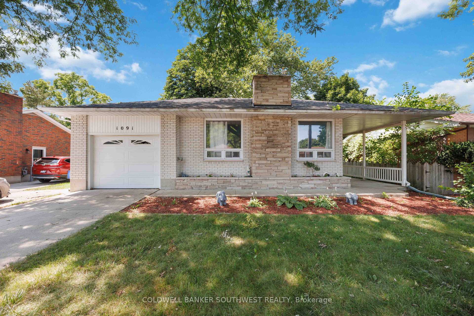 Photo 1 of 1091 Indian Road N, Sarnia — HOMEH