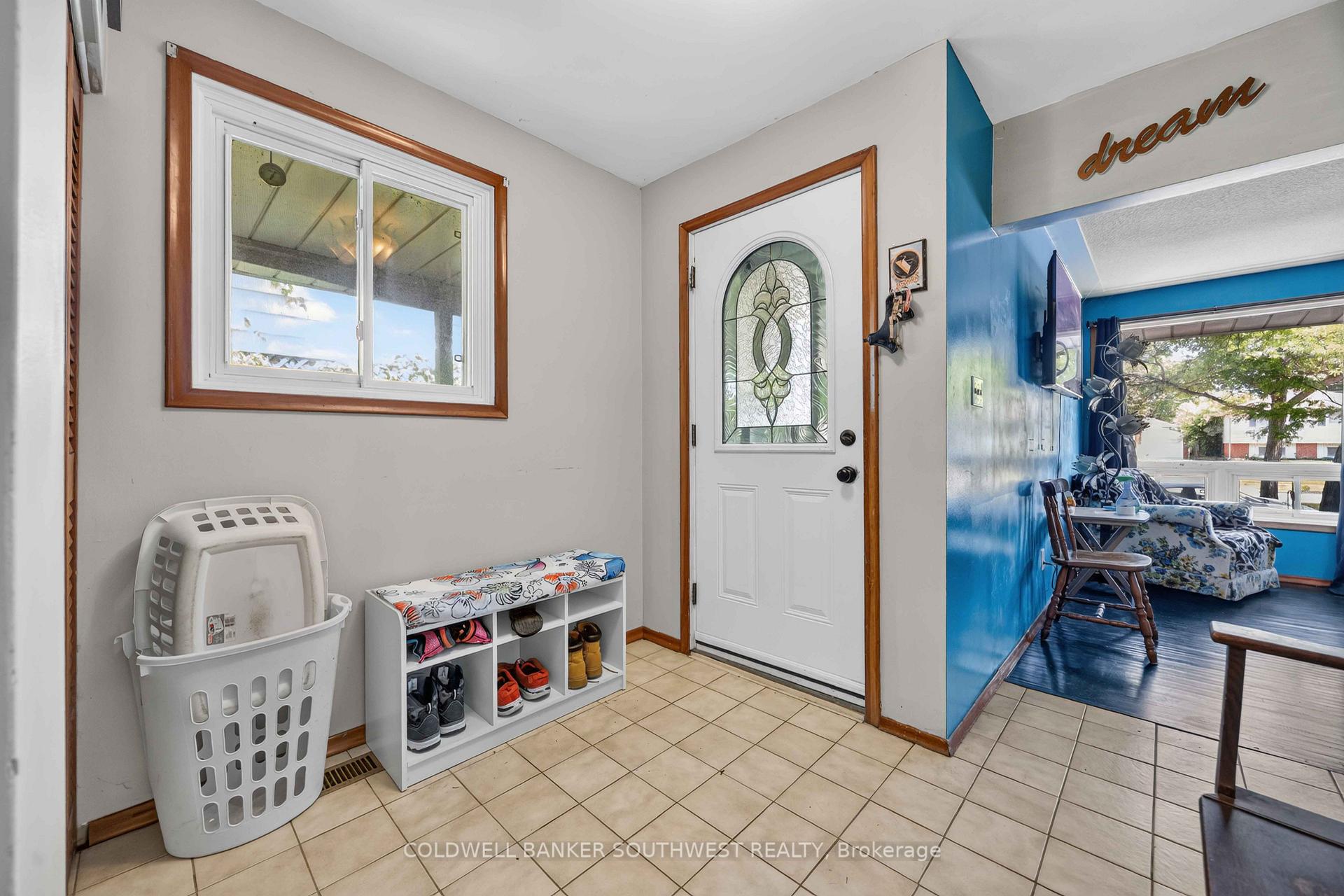 Photo 3 of 1091 Indian Road N, Sarnia — HOMEH