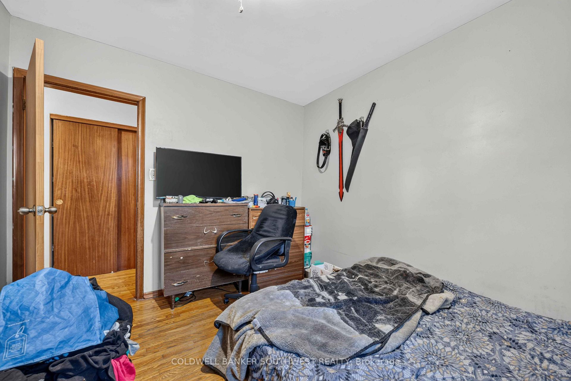 Photo 17 of 1091 Indian Road N, Sarnia — HOMEH