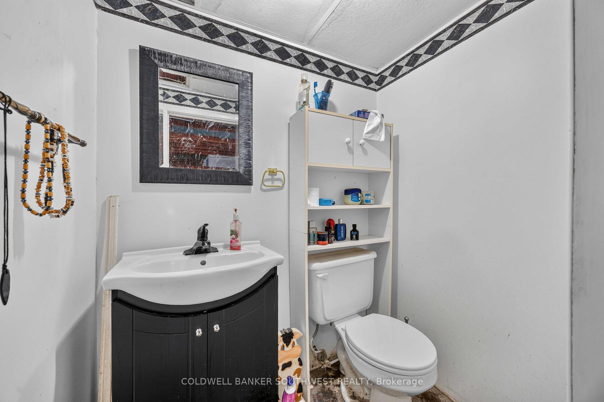 Photo 27 of 1091 Indian Road N, Sarnia — HOMEH