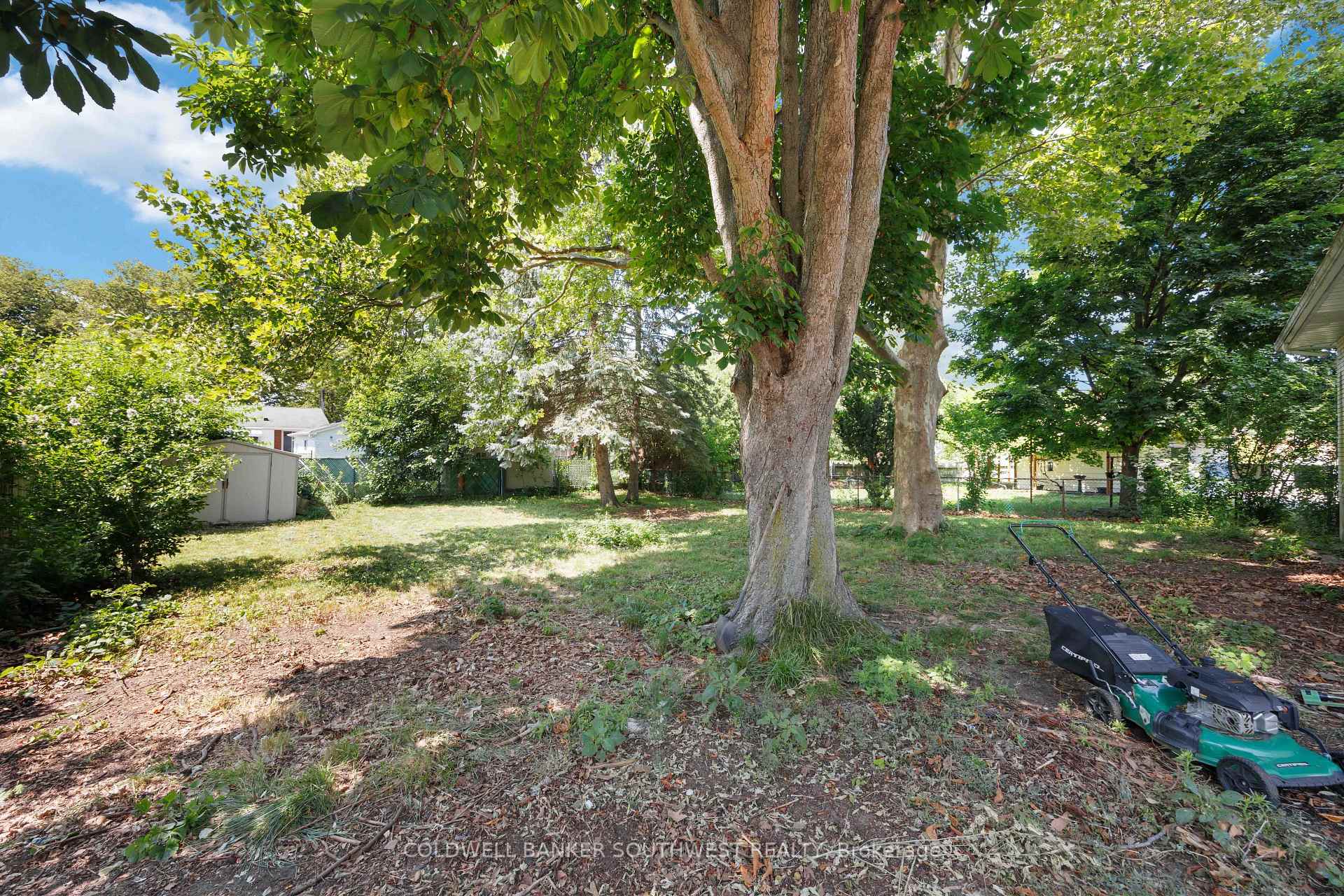 Photo 29 of 1091 Indian Road N, Sarnia — HOMEH