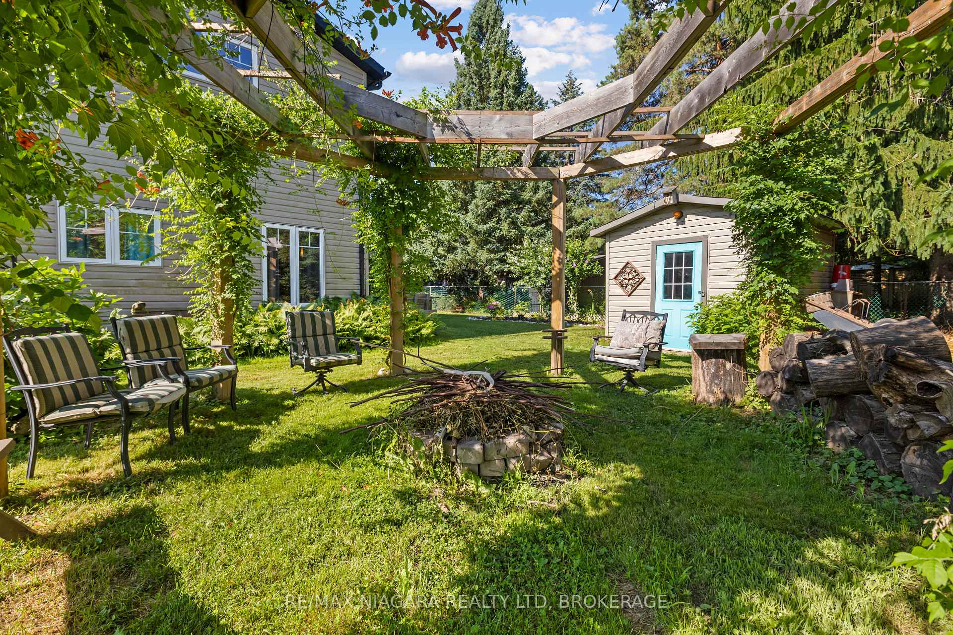 Photo 3 of 1 Linden Avenue, Pelham, Fonthill — HOMEH