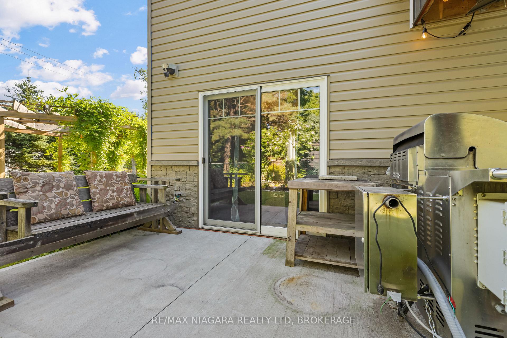 Photo 8 of 1 Linden Avenue, Pelham, Fonthill — HOMEH
