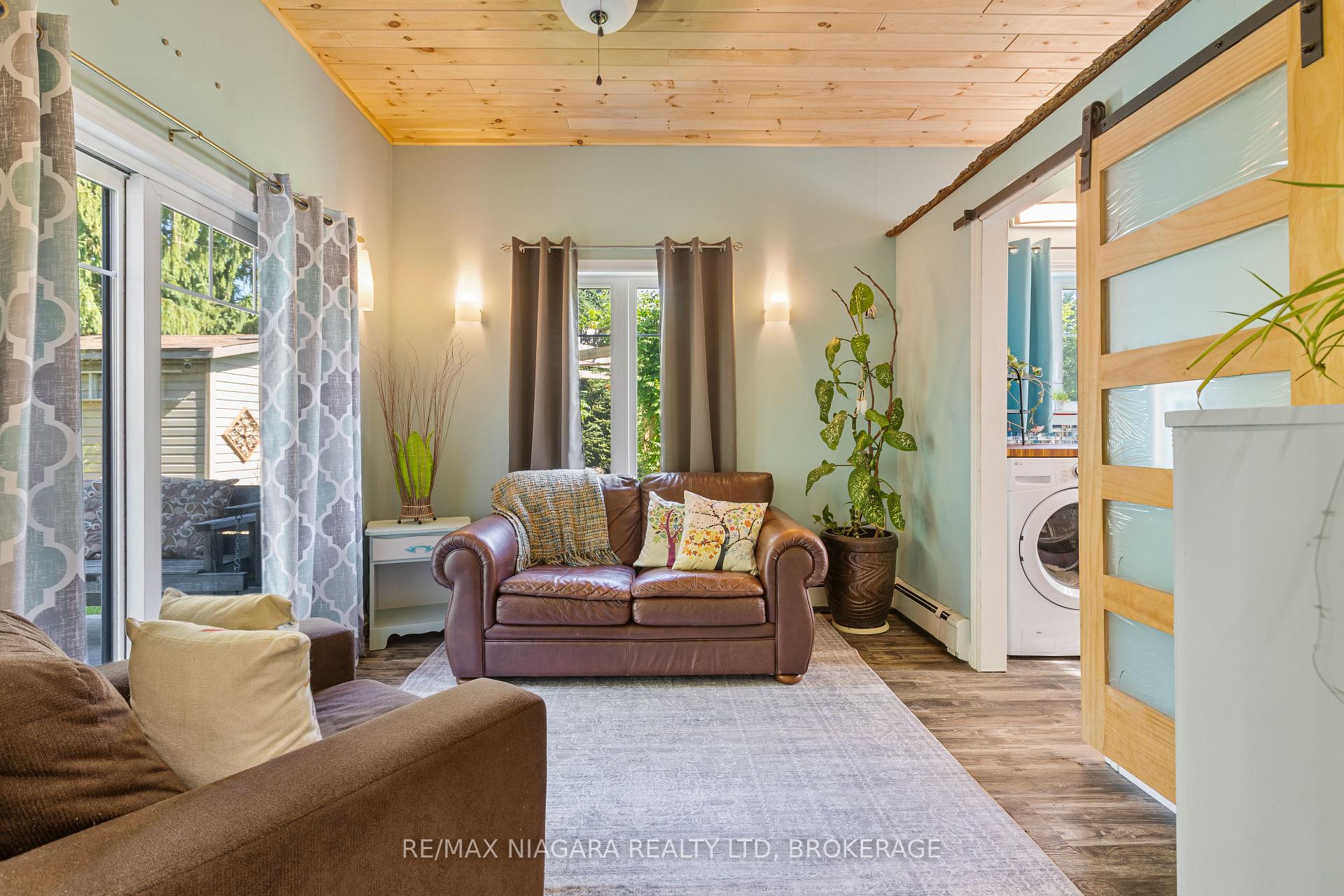 Photo 10 of 1 Linden Avenue, Pelham, Fonthill — HOMEH