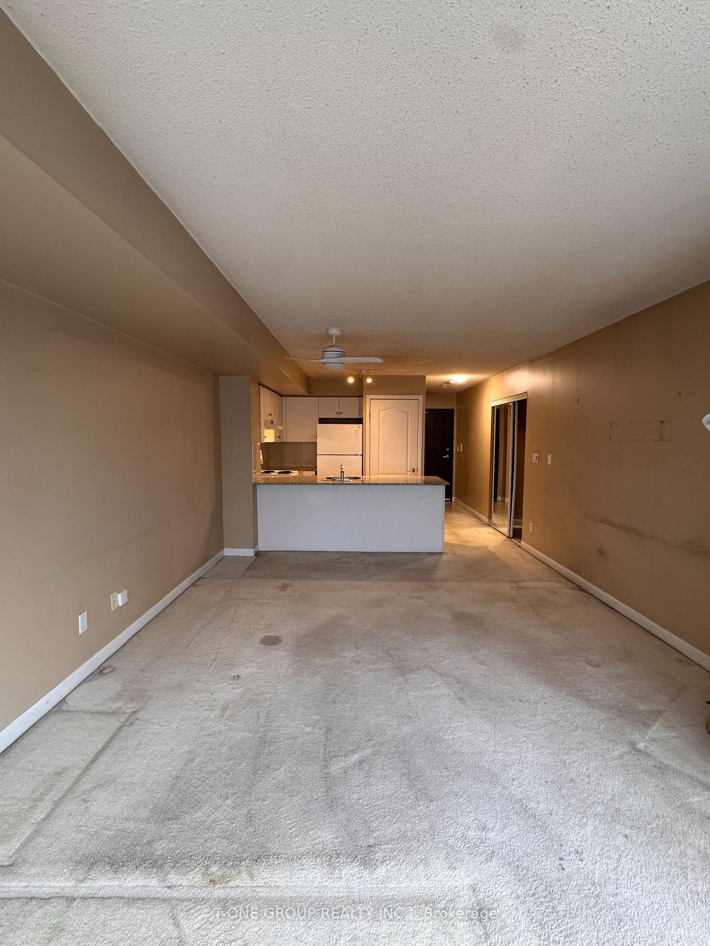 Photo 6 of 210 Victoria Street, Toronto, Church-Yonge Corridor — HOMEH