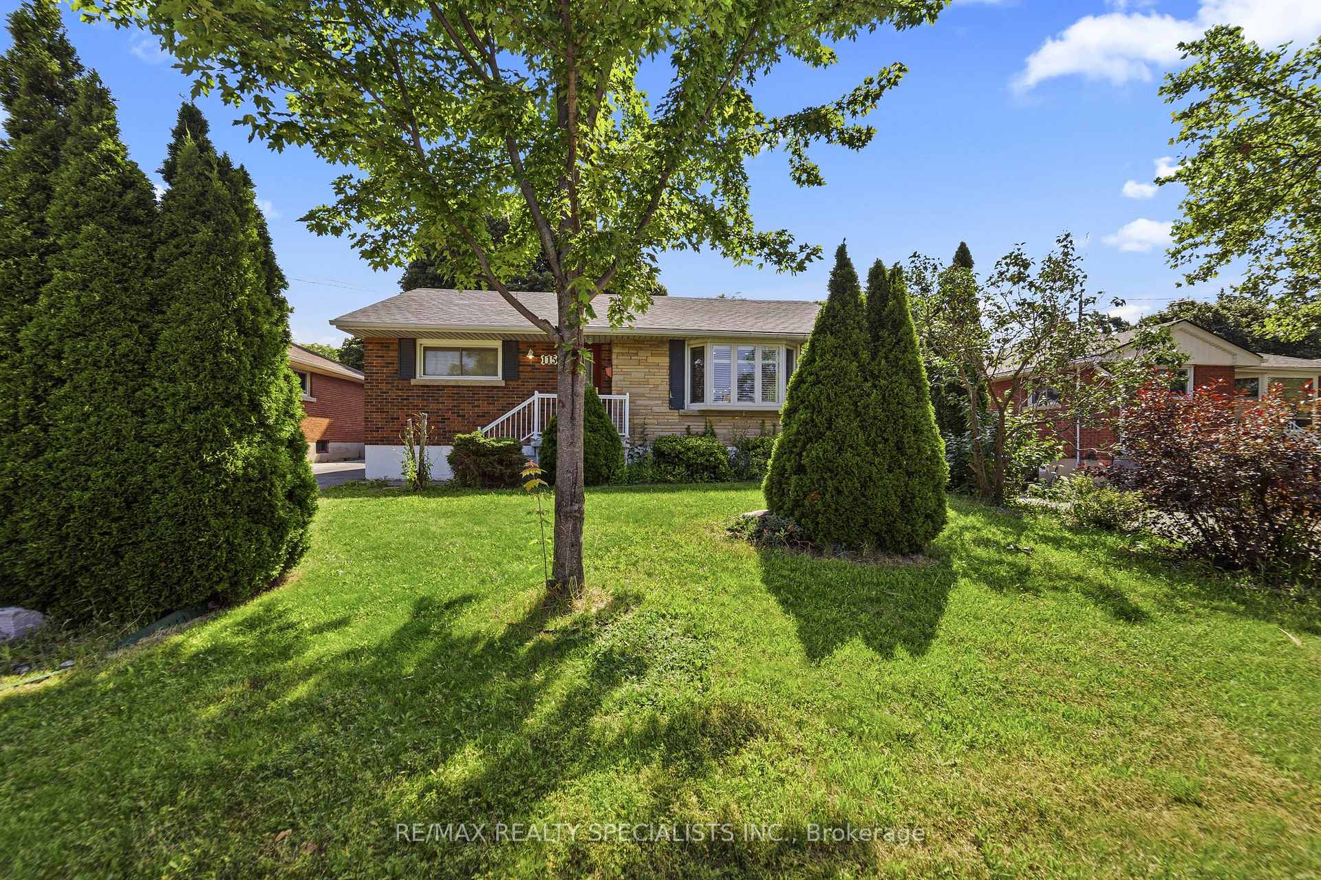 Photo 3 of 115 Kings Forest Drive, Hamilton, Huntington — HOMEH