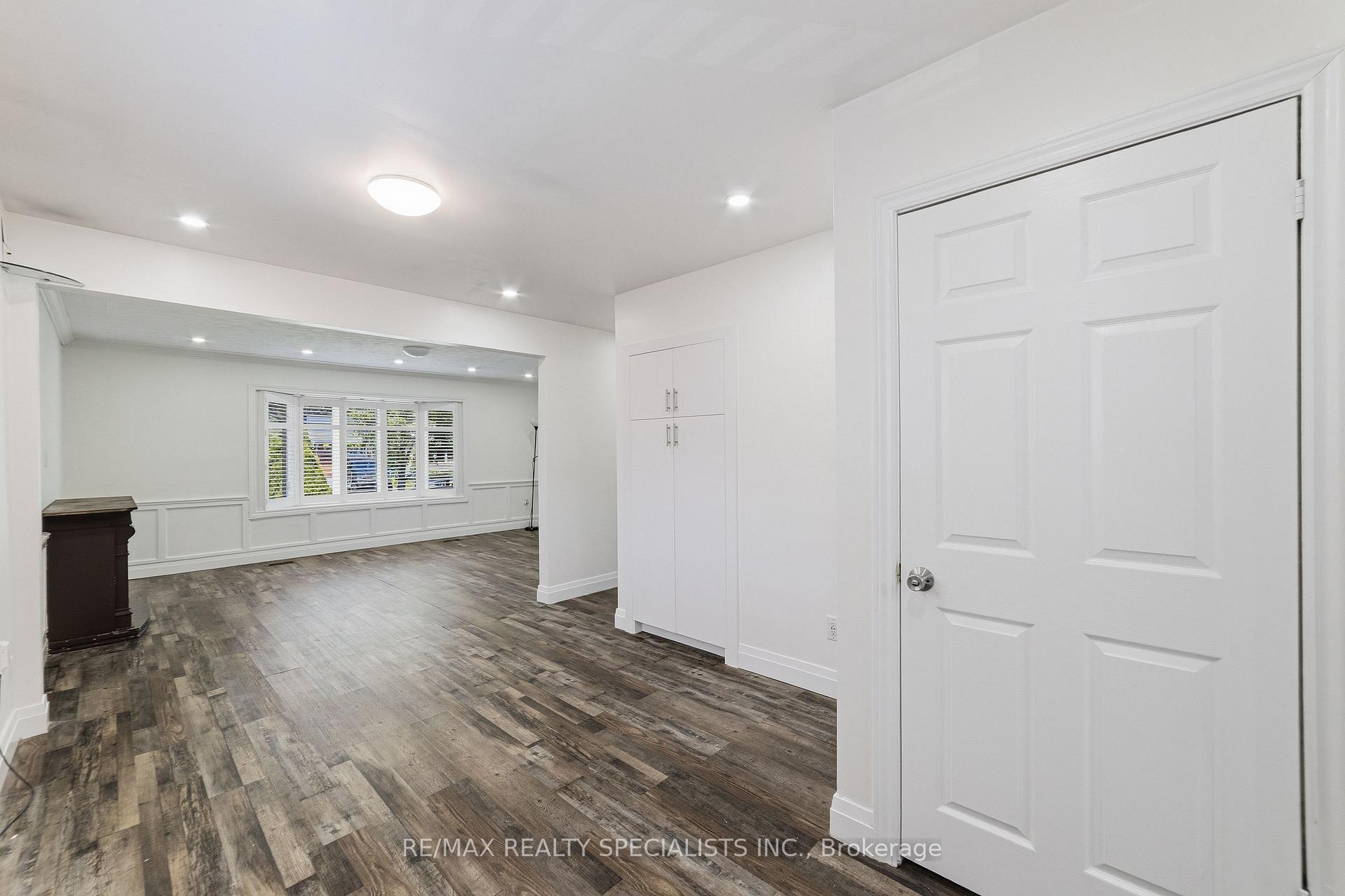 Photo 9 of 115 Kings Forest Drive, Hamilton, Huntington — HOMEH