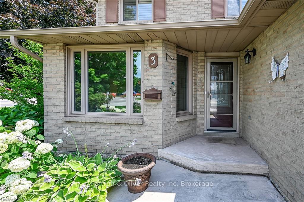 Photo 3 of 3 Ridgemount Drive, Hamilton, Butler — HOMEH