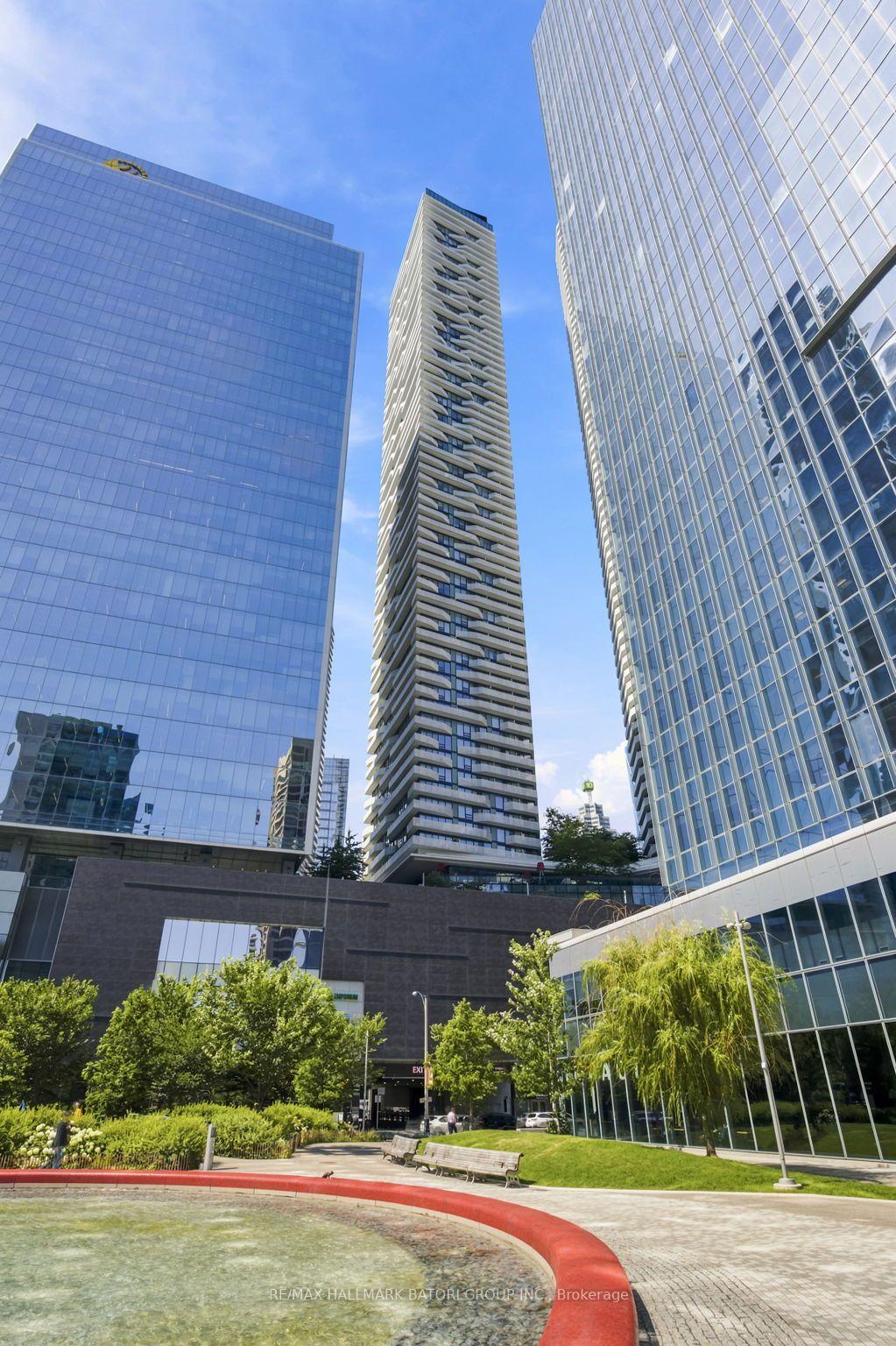 Front of Unit 4611, 100 Harbour Street