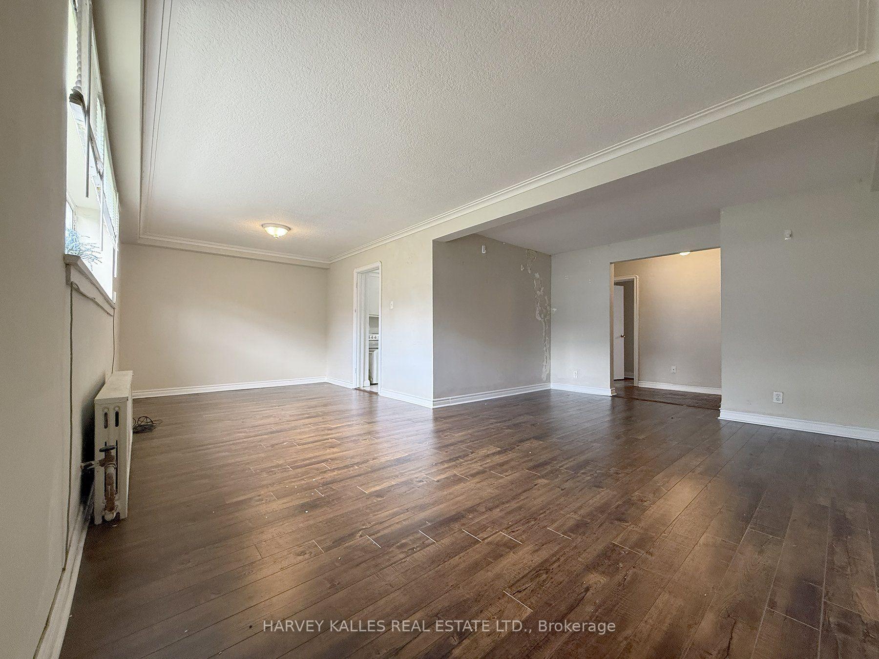 Photo 4 of Unit 2, 88 Trethewey Drive, North York, Beechborough-Greenbrook — HOMEH