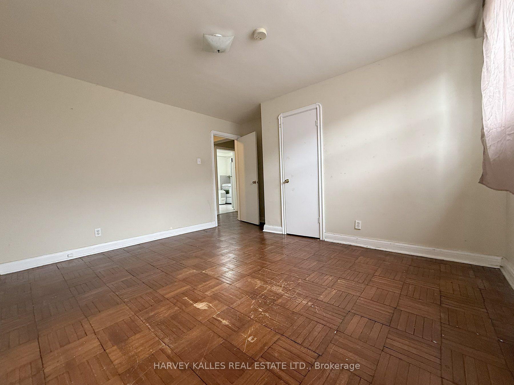 Photo 11 of Unit 2, 88 Trethewey Drive, North York, Beechborough-Greenbrook — HOMEH