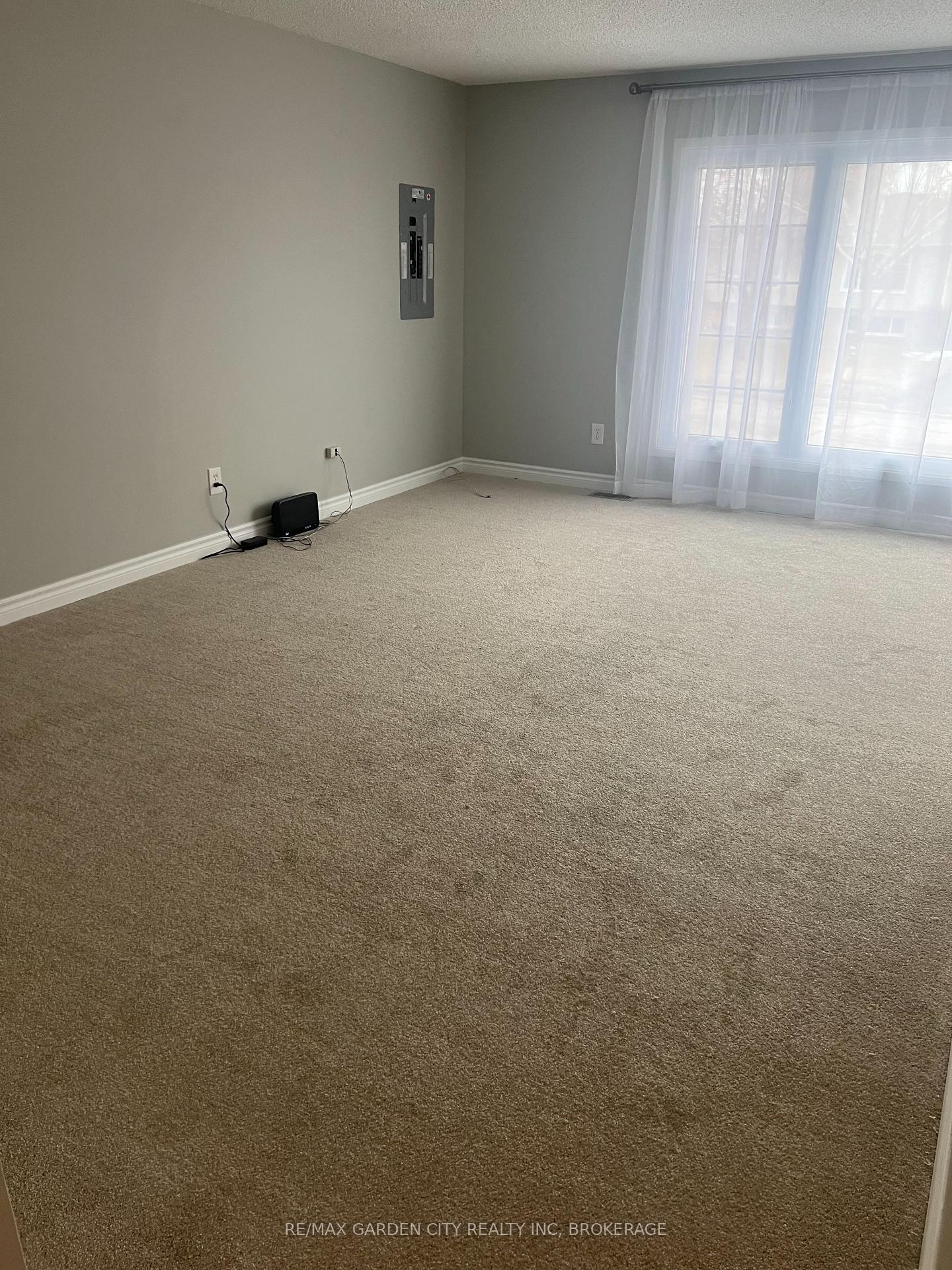 Photo 5 of Unit 1, 22 Bula Drive, St. Catharines, Lakeport — HOMEH