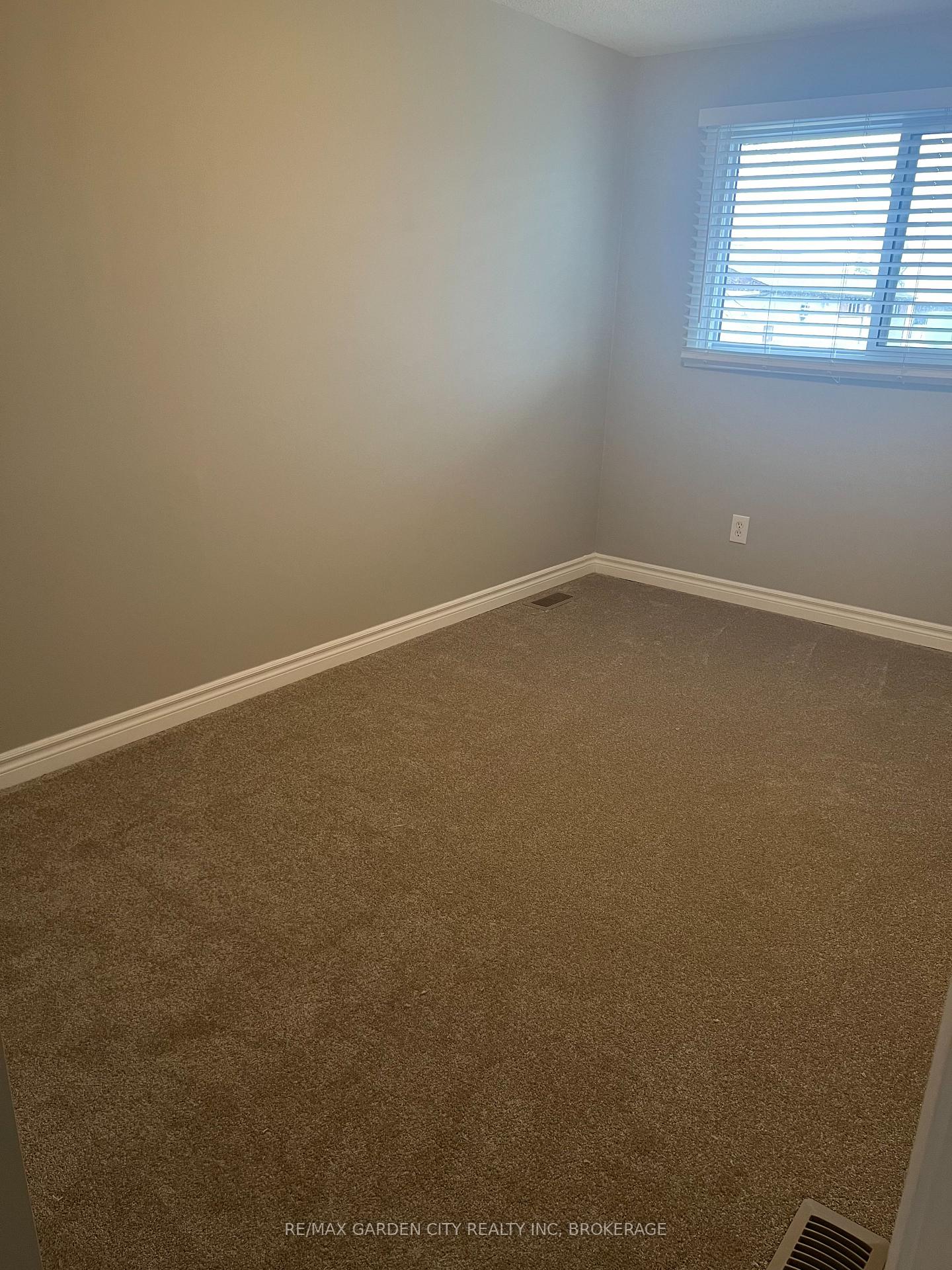 Photo 8 of Unit 1, 22 Bula Drive, St. Catharines, Lakeport — HOMEH