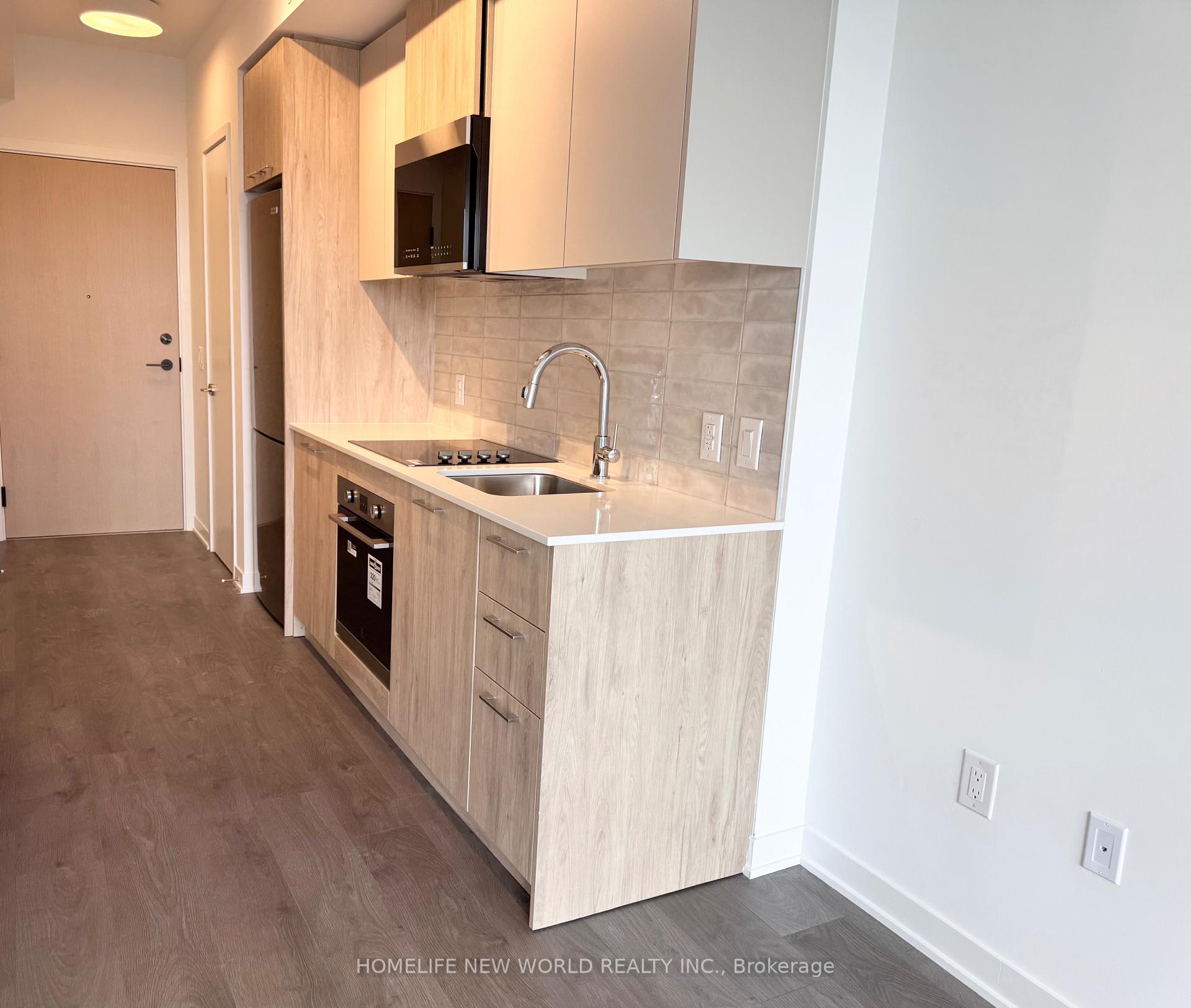 Front of Unit 2112, 10 Oak Street