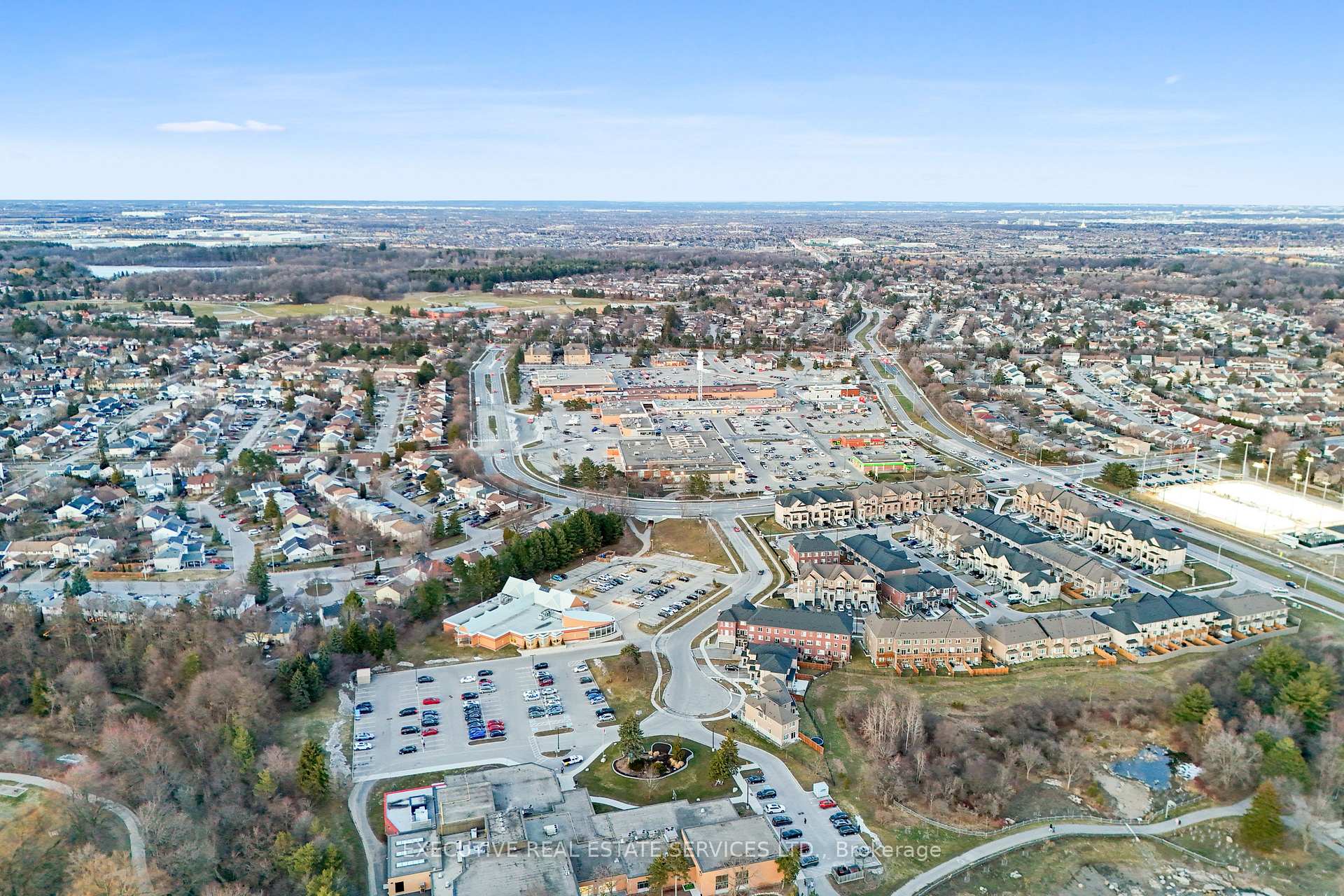 Photo 48 of 44 Lakecrest Trail, Brampton, Heart Lake West — HOMEH