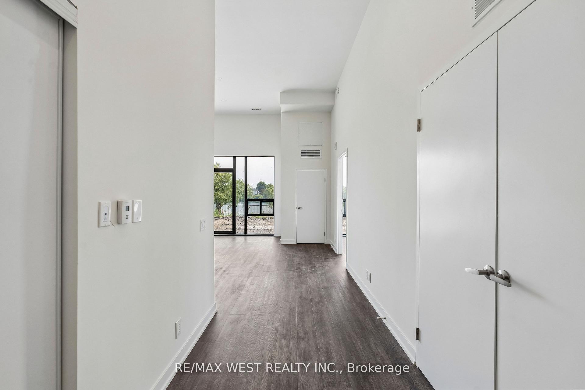 Photo 4 of Unit 114, 350 Prince Charles Drive S, Welland, Broadway — HOMEH
