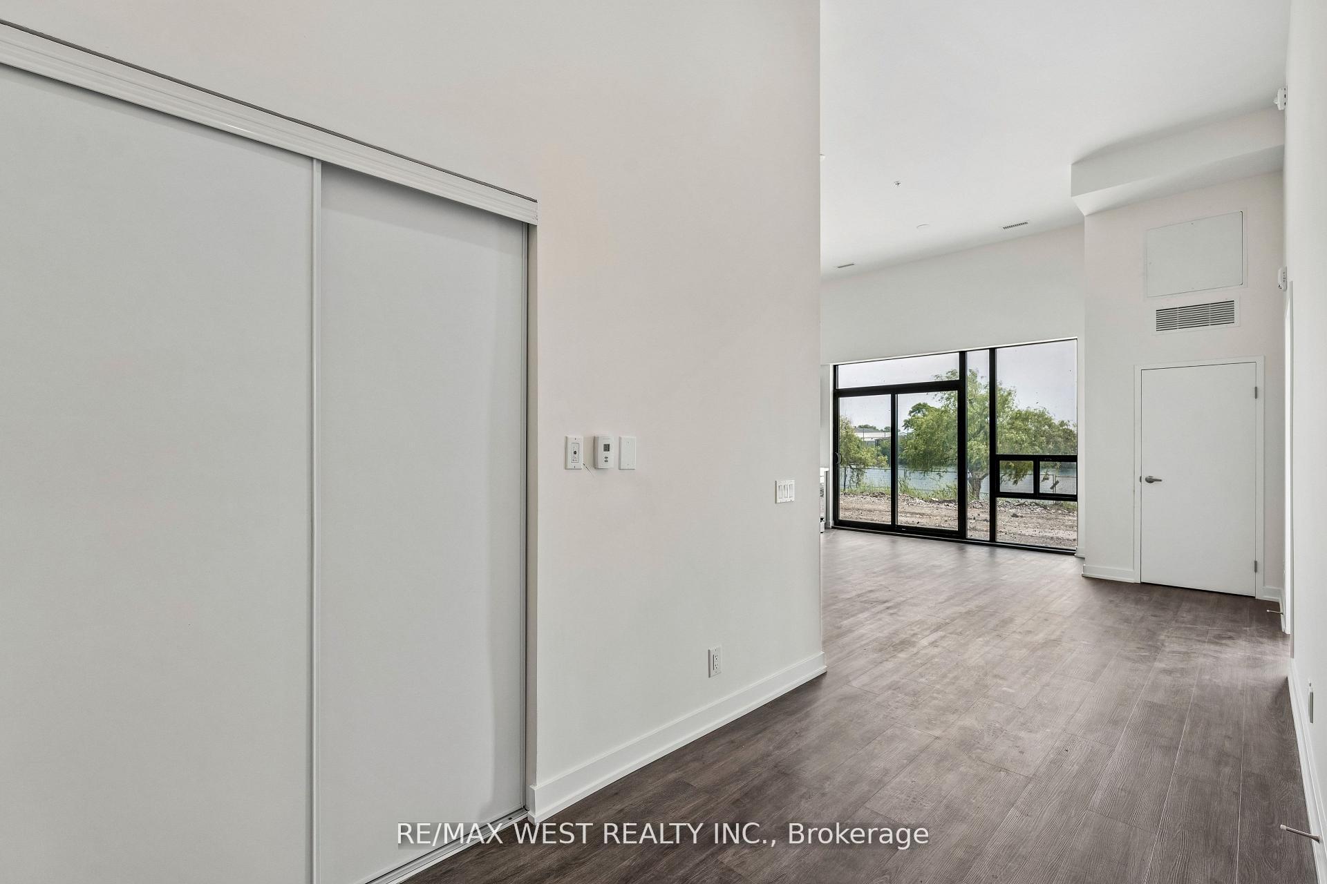 Photo 5 of Unit 114, 350 Prince Charles Drive S, Welland, Broadway — HOMEH