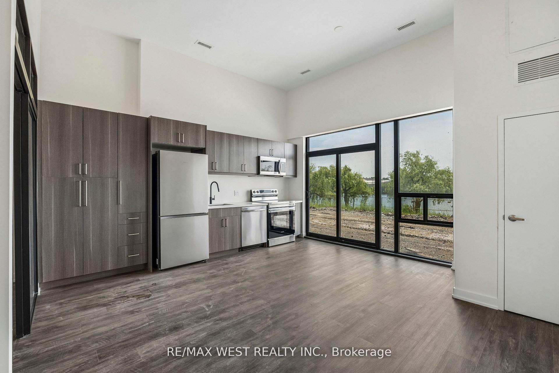 Photo 7 of Unit 114, 350 Prince Charles Drive S, Welland, Broadway — HOMEH