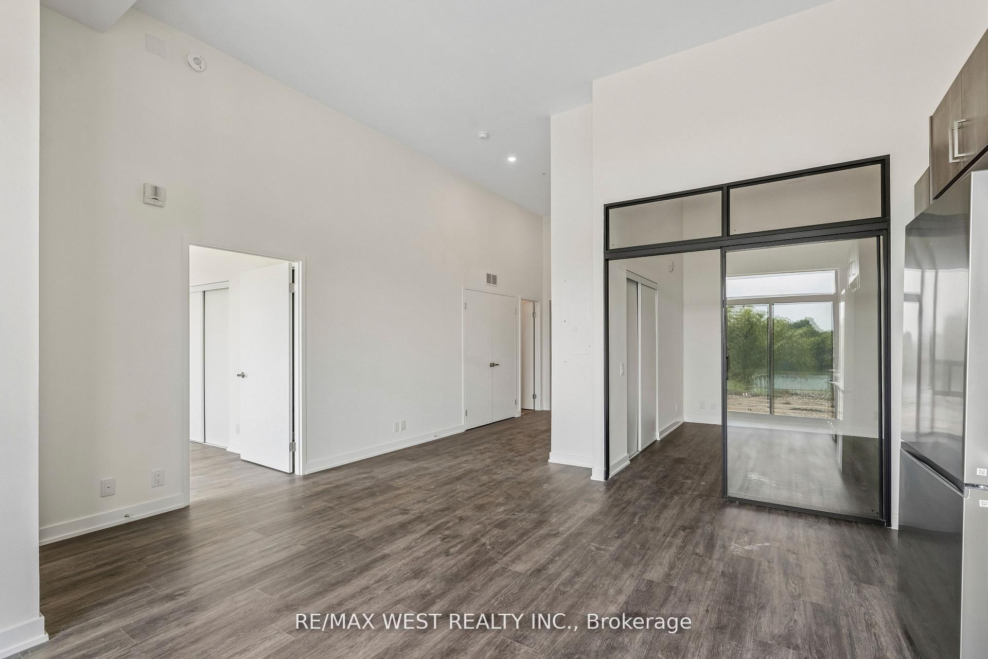 Photo 14 of Unit 114, 350 Prince Charles Drive S, Welland, Broadway — HOMEH