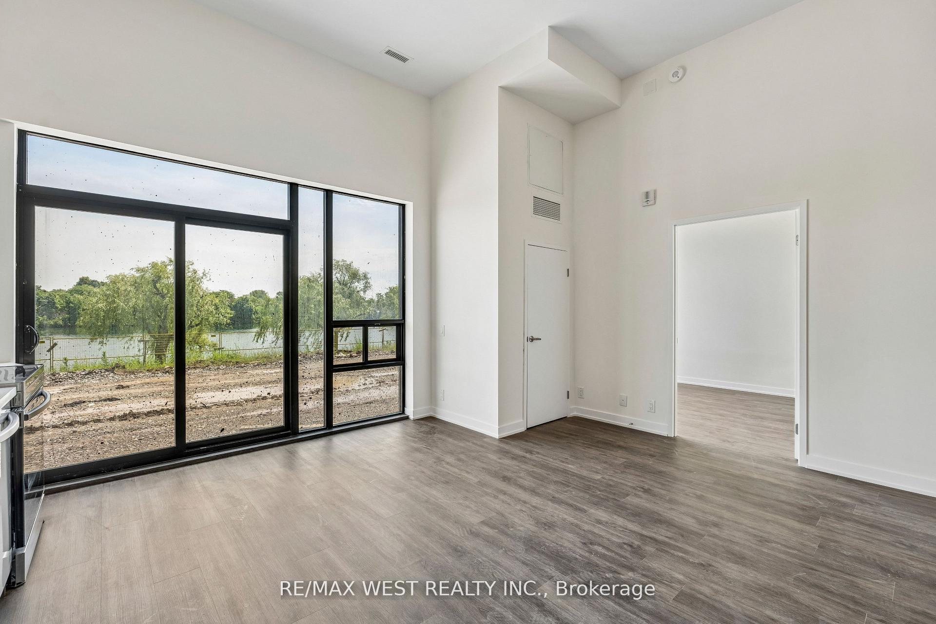 Photo 15 of Unit 114, 350 Prince Charles Drive S, Welland, Broadway — HOMEH