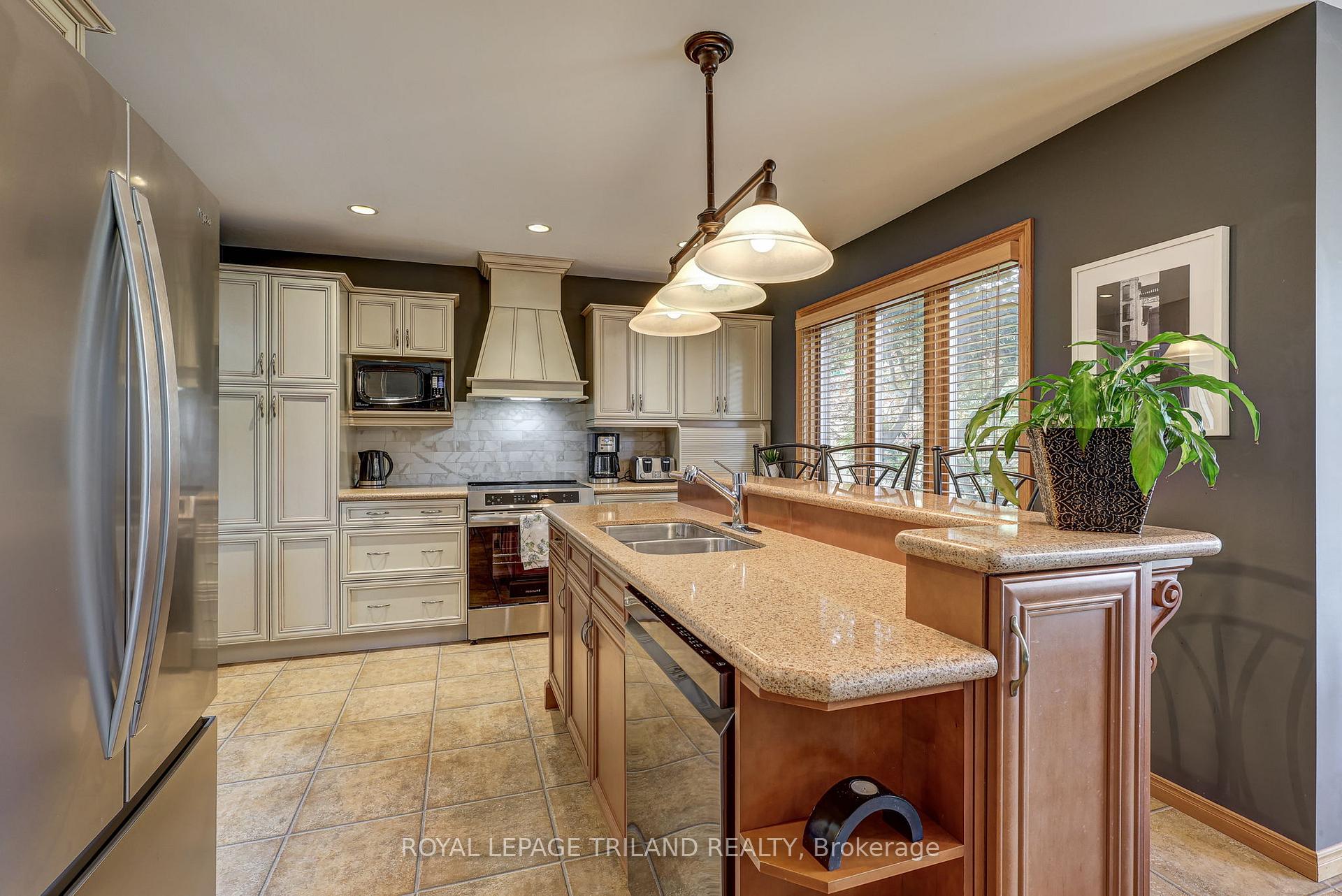 Photo 13 of 4588 Colonel Talbot Road, London, South V — HOMEH