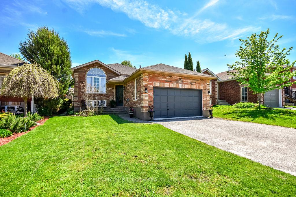 Photo 1 of 53 Forest Dale Drive, Barrie, Little Lake — HOMEH