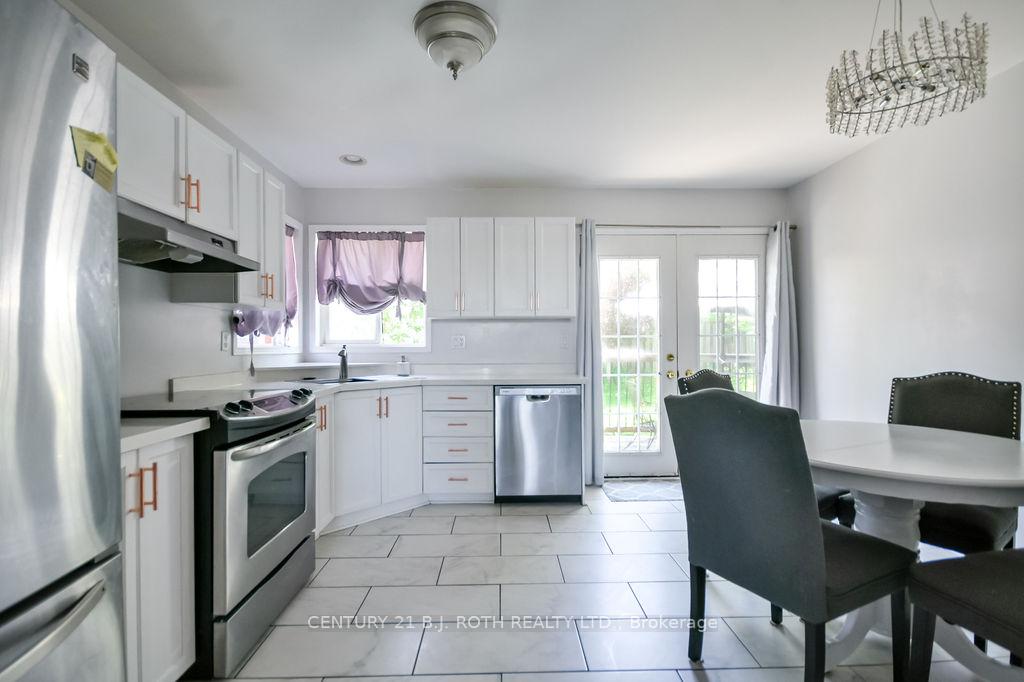 Photo 8 of 53 Forest Dale Drive, Barrie, Little Lake — HOMEH