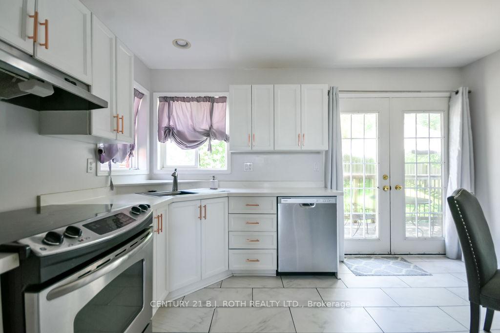 Photo 9 of 53 Forest Dale Drive, Barrie, Little Lake — HOMEH
