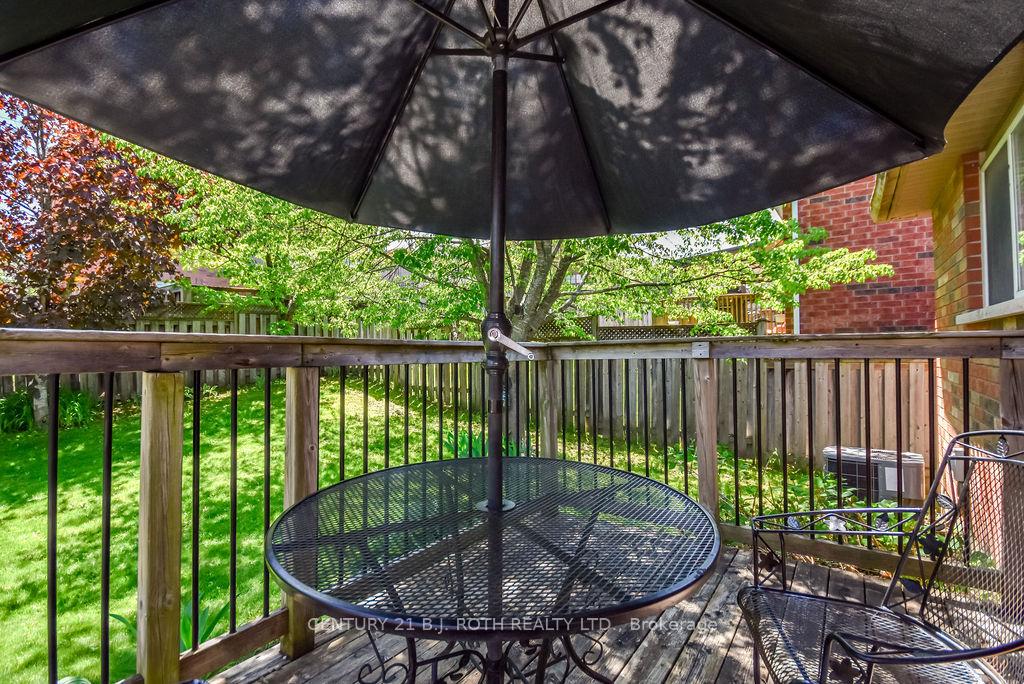Photo 10 of 53 Forest Dale Drive, Barrie, Little Lake — HOMEH