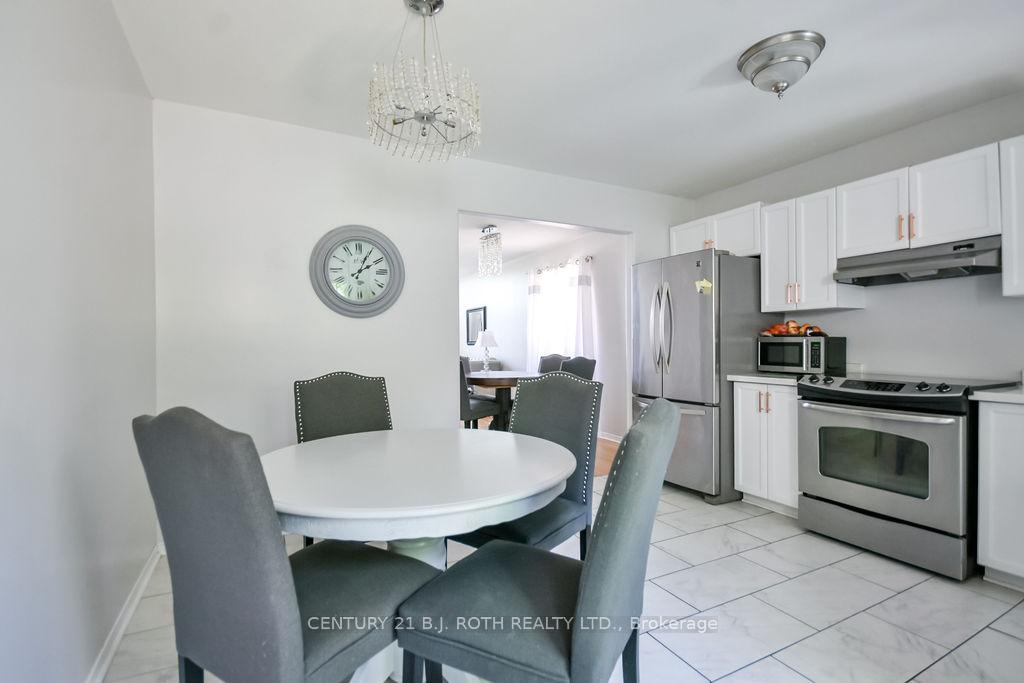 Photo 11 of 53 Forest Dale Drive, Barrie, Little Lake — HOMEH