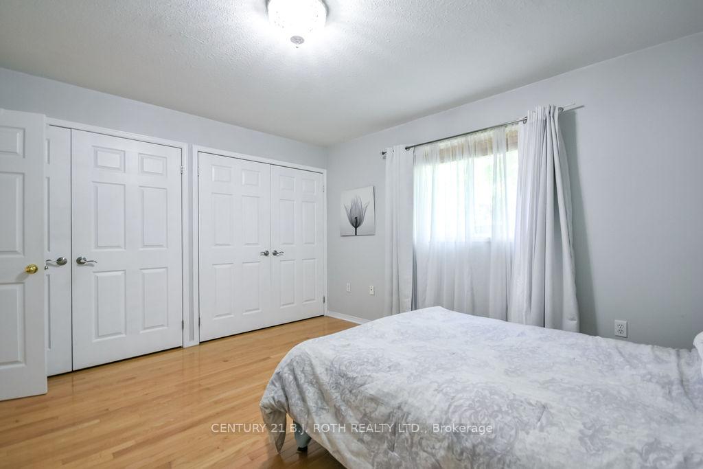 Photo 14 of 53 Forest Dale Drive, Barrie, Little Lake — HOMEH