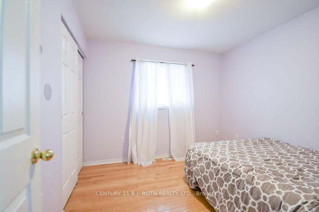 Photo 15 of 53 Forest Dale Drive, Barrie, Little Lake — HOMEH