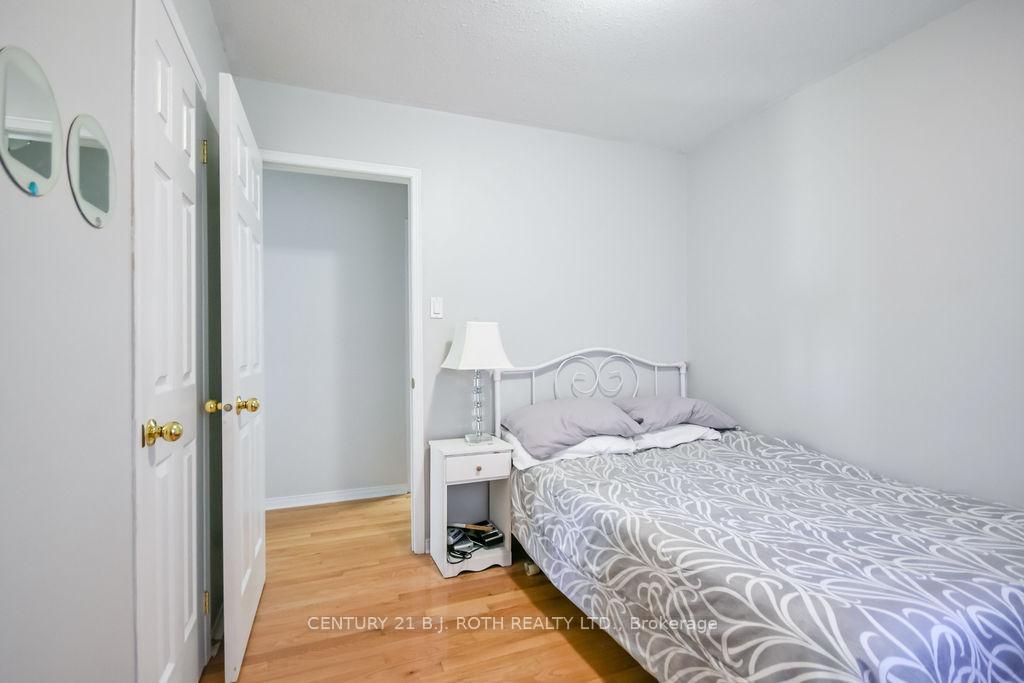 Photo 16 of 53 Forest Dale Drive, Barrie, Little Lake — HOMEH