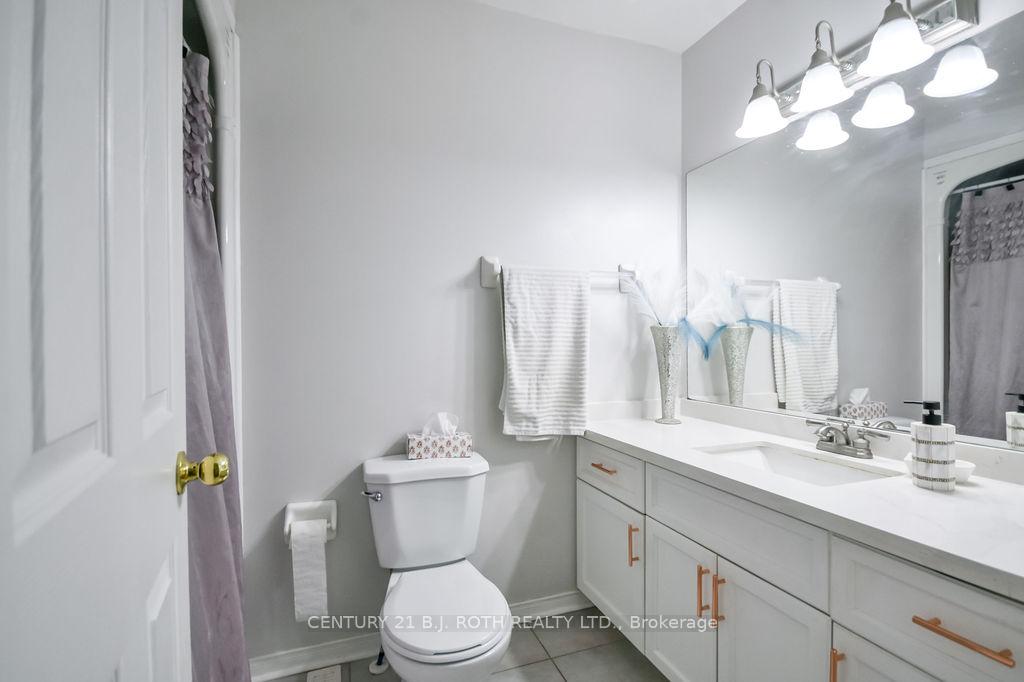 Photo 17 of 53 Forest Dale Drive, Barrie, Little Lake — HOMEH