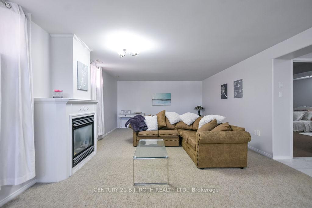 Photo 20 of 53 Forest Dale Drive, Barrie, Little Lake — HOMEH