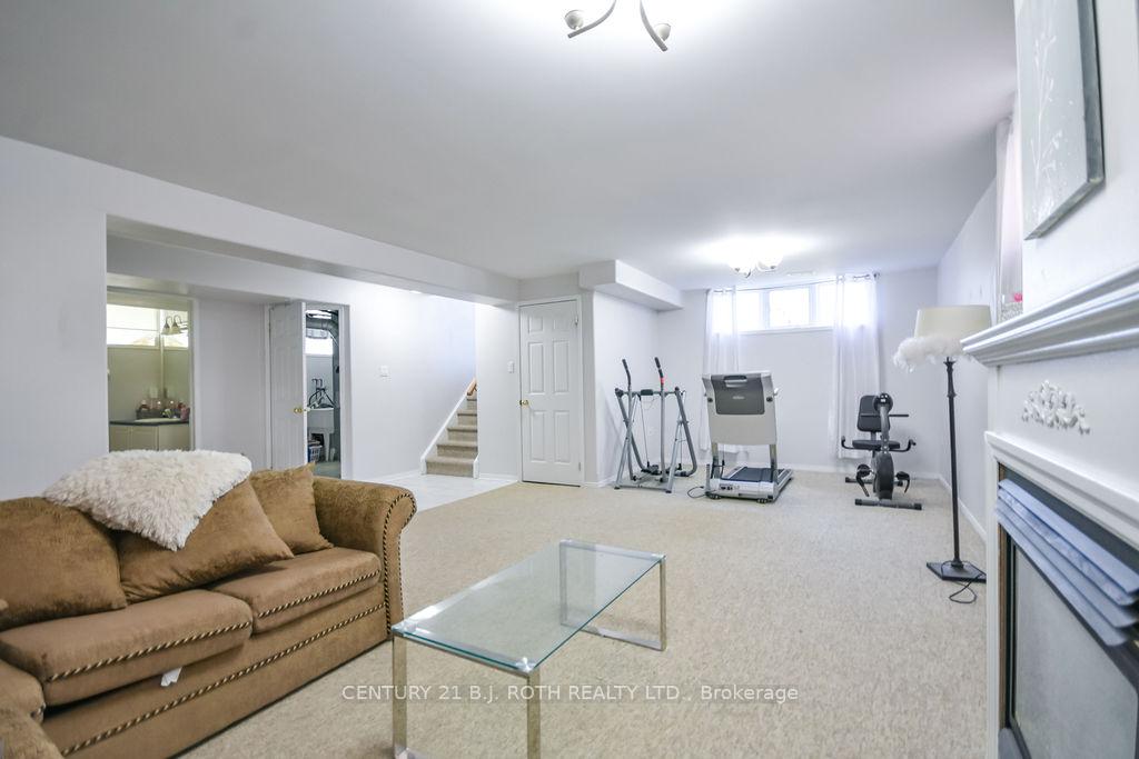 Photo 21 of 53 Forest Dale Drive, Barrie, Little Lake — HOMEH