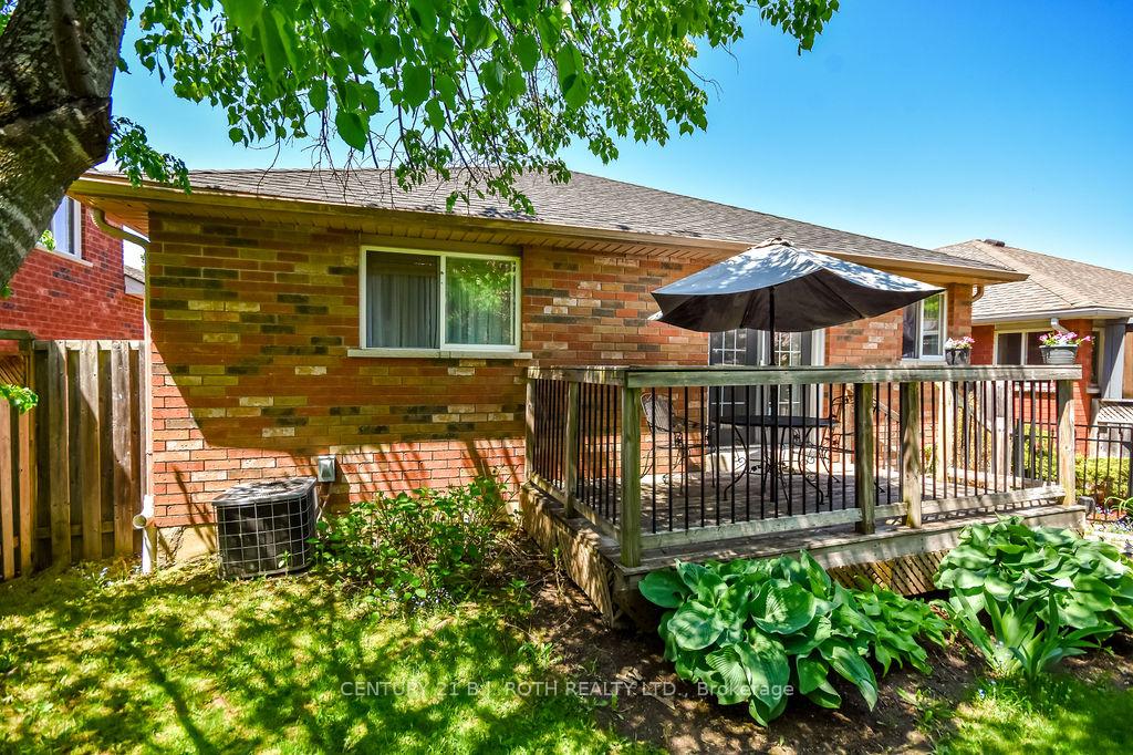 Photo 26 of 53 Forest Dale Drive, Barrie, Little Lake — HOMEH