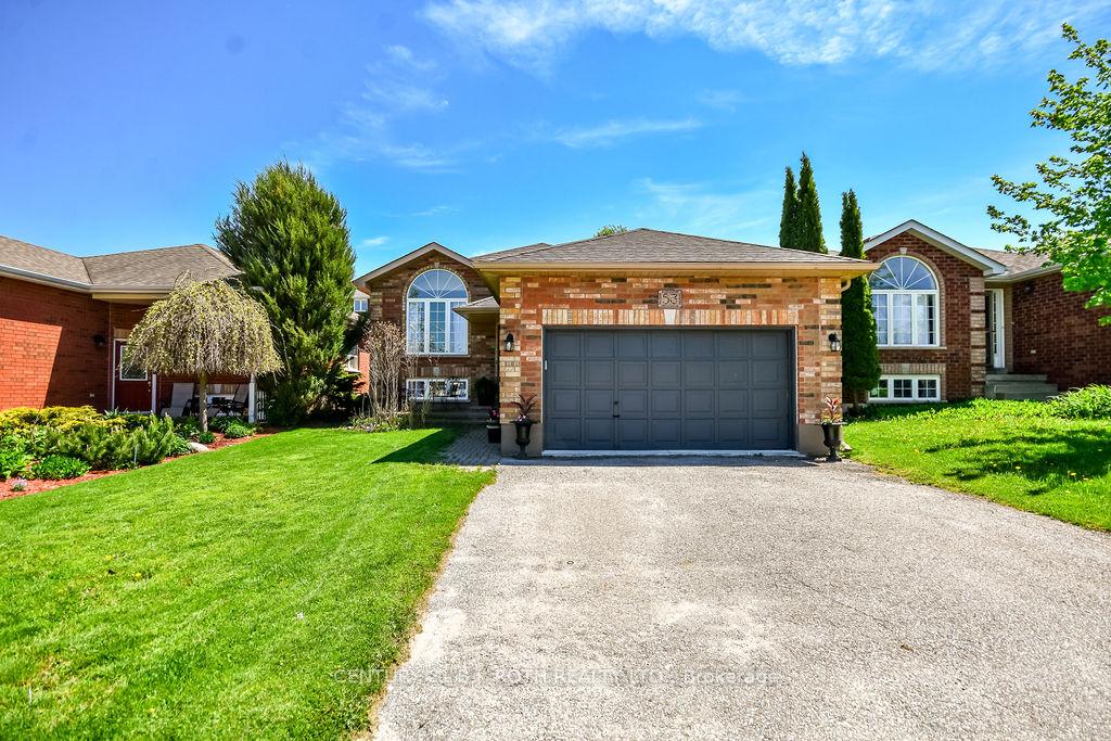 Photo 31 of 53 Forest Dale Drive, Barrie, Little Lake — HOMEH