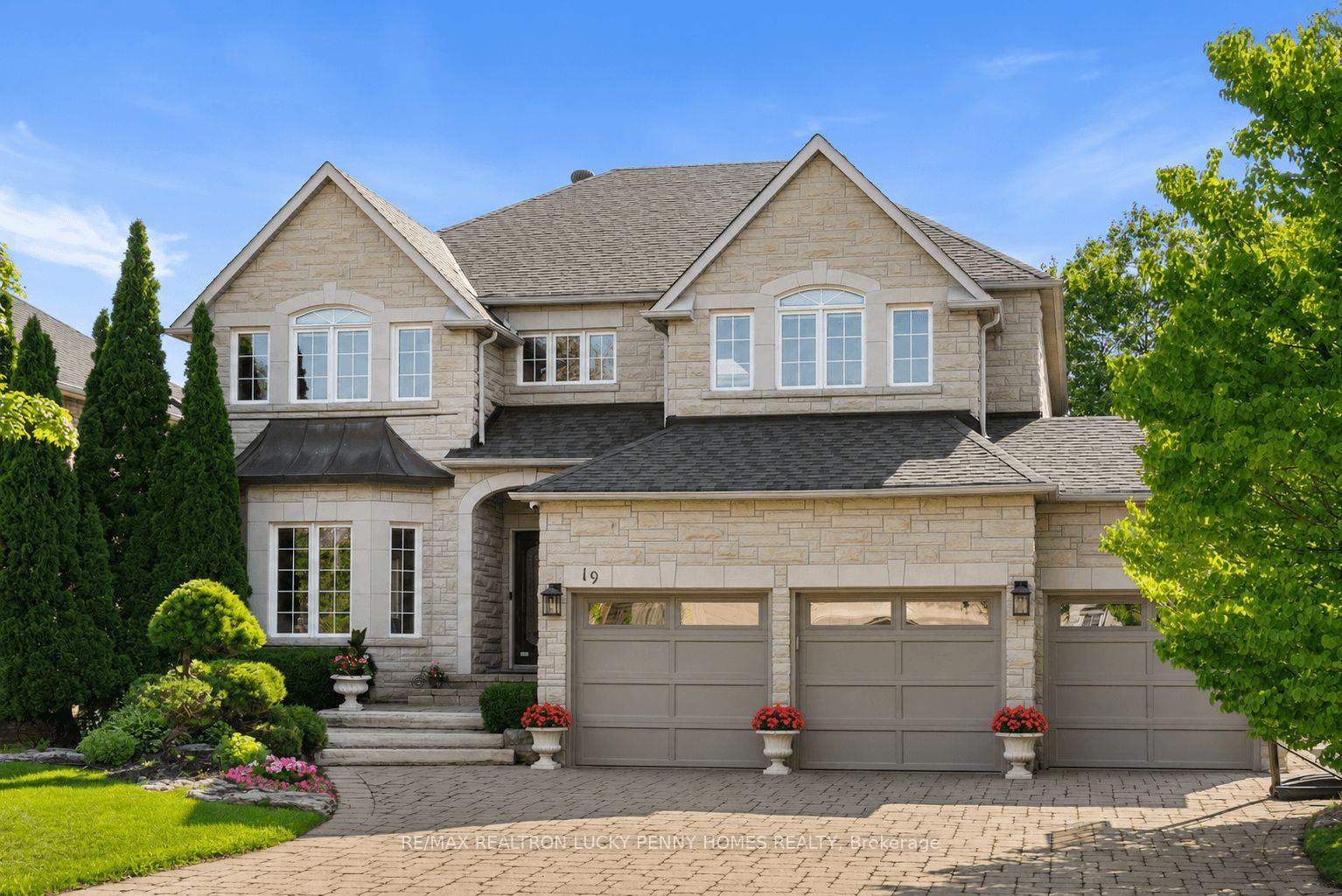 Photo 3 of 19 Mumberson Court, Markham, Cachet — HOMEH