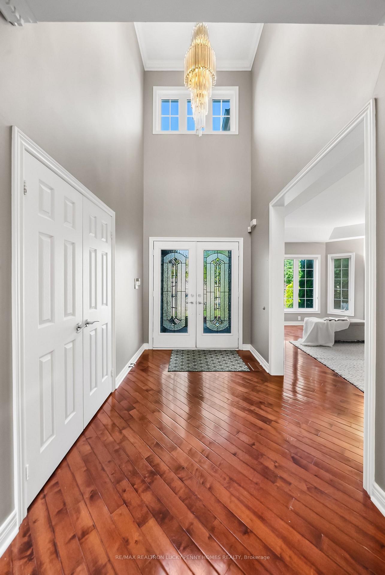 Photo 5 of 19 Mumberson Court, Markham, Cachet — HOMEH