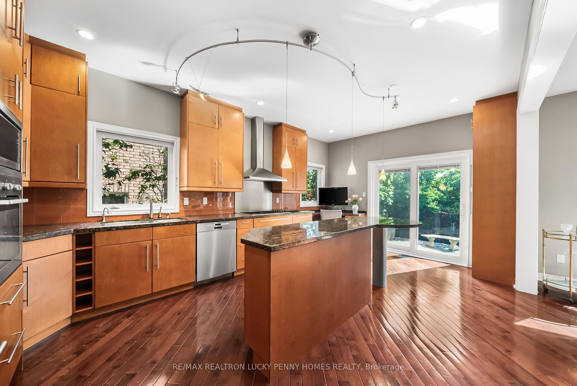 Photo 11 of 19 Mumberson Court, Markham, Cachet — HOMEH