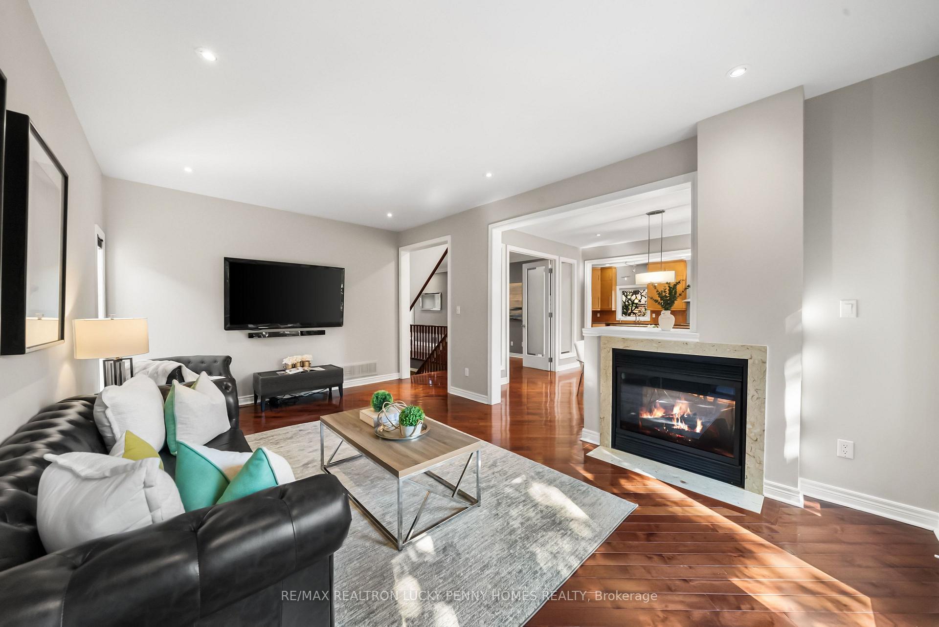 Photo 17 of 19 Mumberson Court, Markham, Cachet — HOMEH