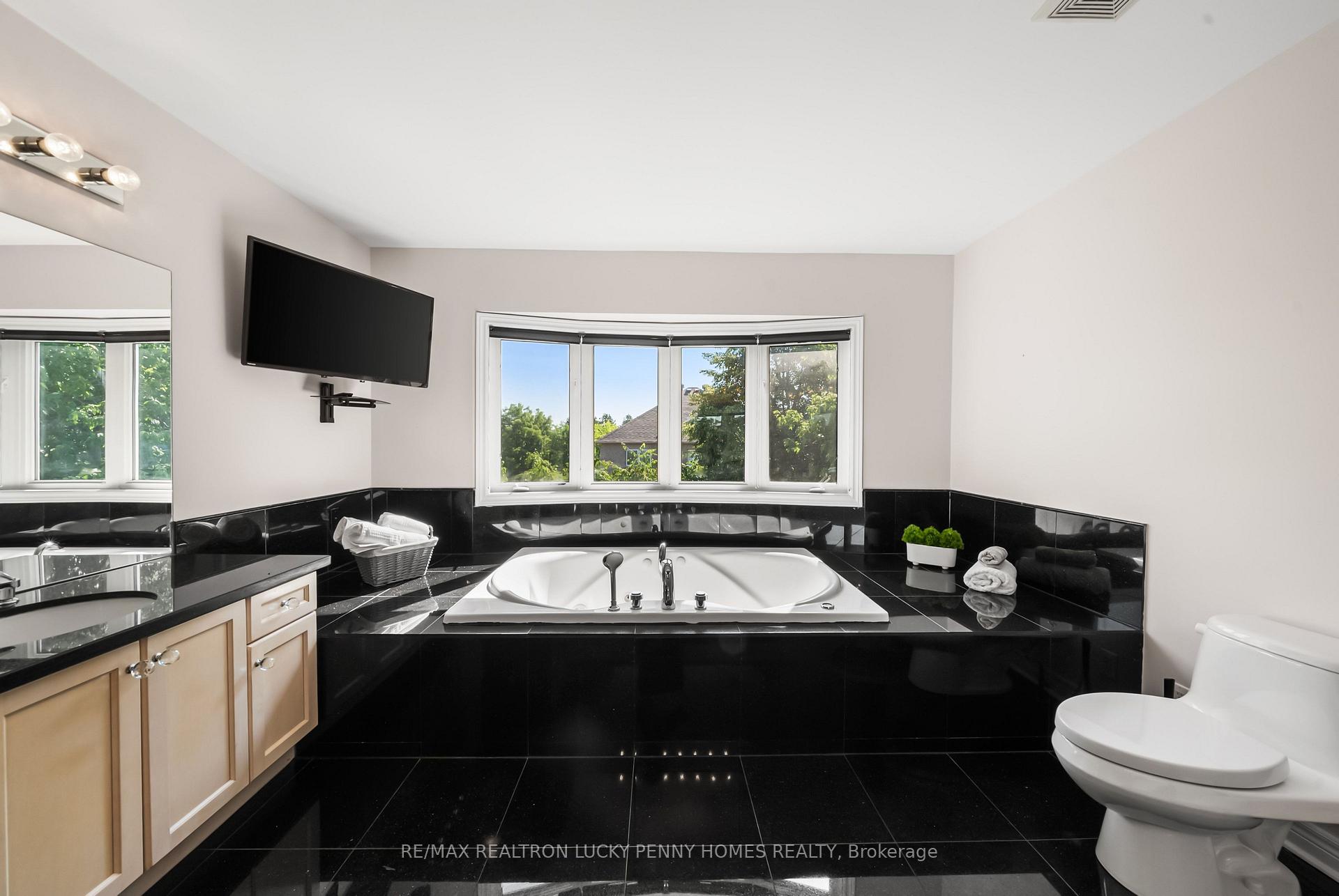 Photo 25 of 19 Mumberson Court, Markham, Cachet — HOMEH