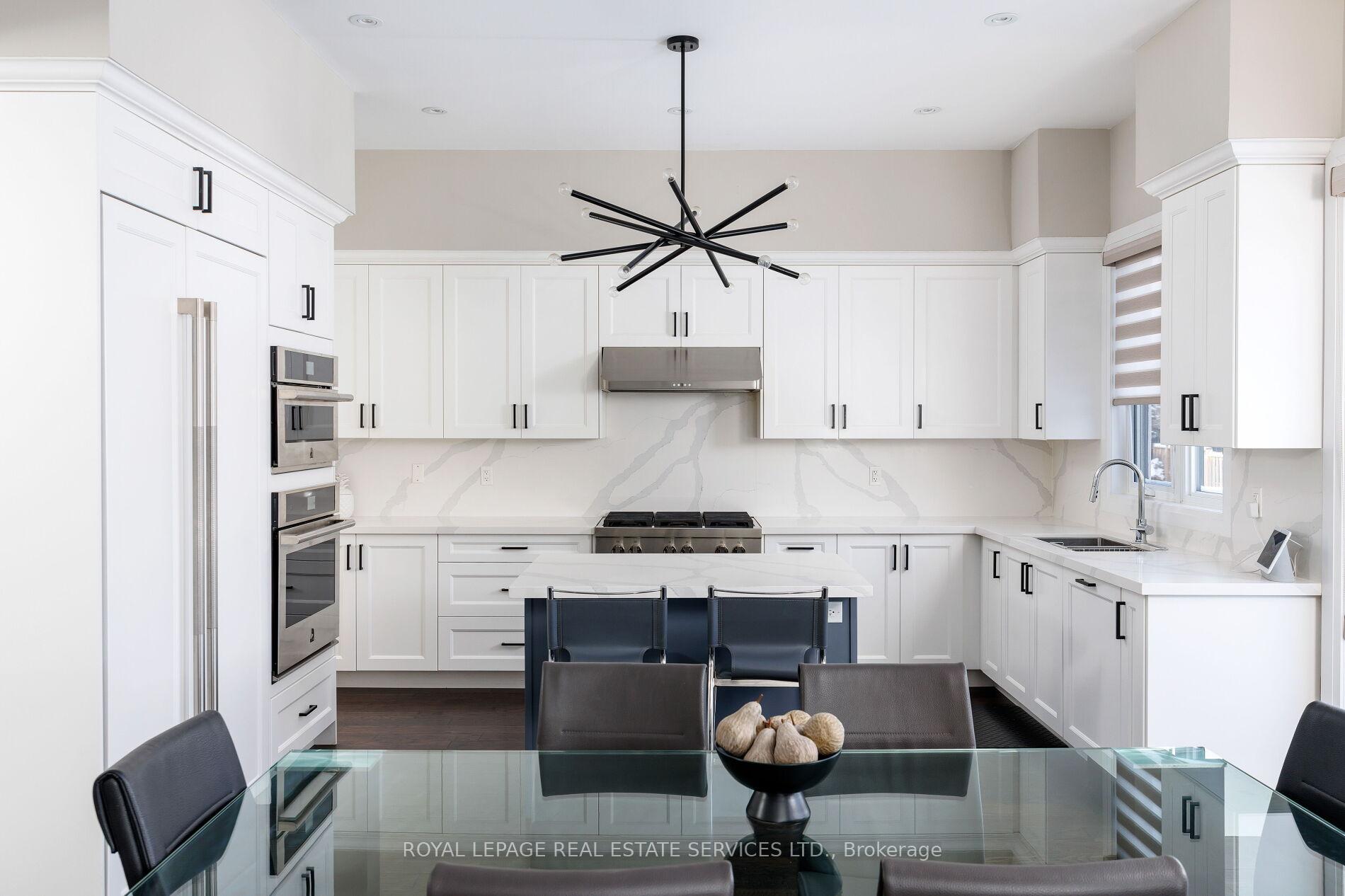 Photo 3 of 175 Burloak Drive W, Oakville, Bronte — HOMEH