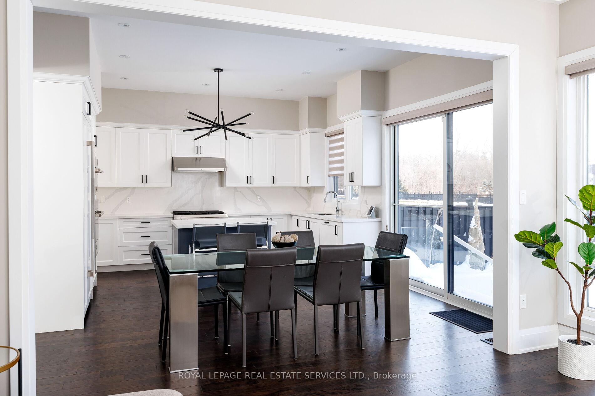 Photo 10 of 175 Burloak Drive W, Oakville, Bronte — HOMEH