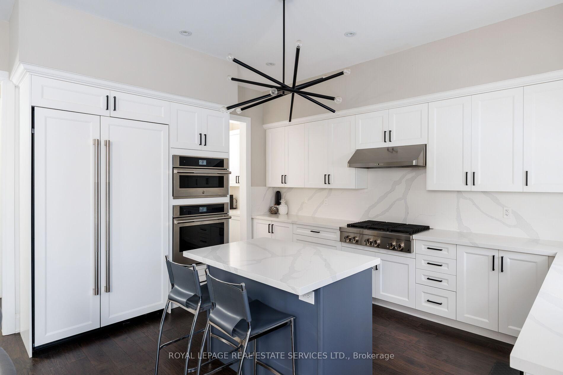 Photo 11 of 175 Burloak Drive W, Oakville, Bronte — HOMEH