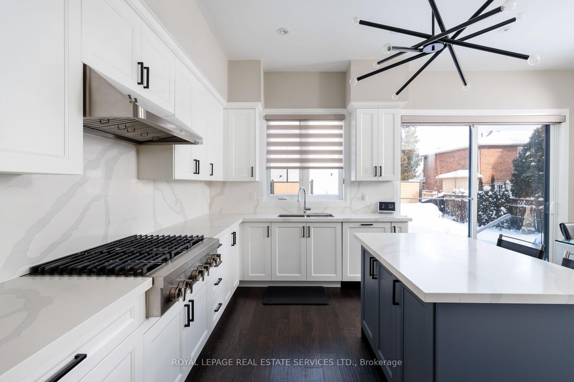 Photo 13 of 175 Burloak Drive W, Oakville, Bronte — HOMEH