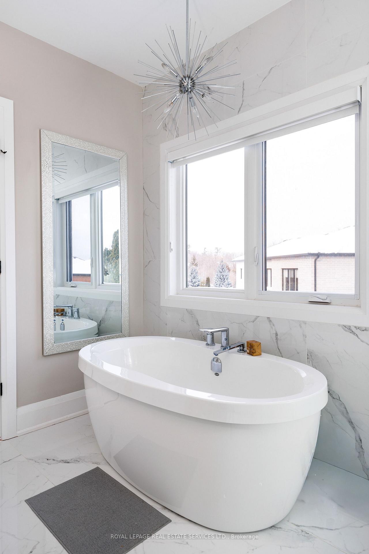 Photo 24 of 175 Burloak Drive W, Oakville, Bronte — HOMEH