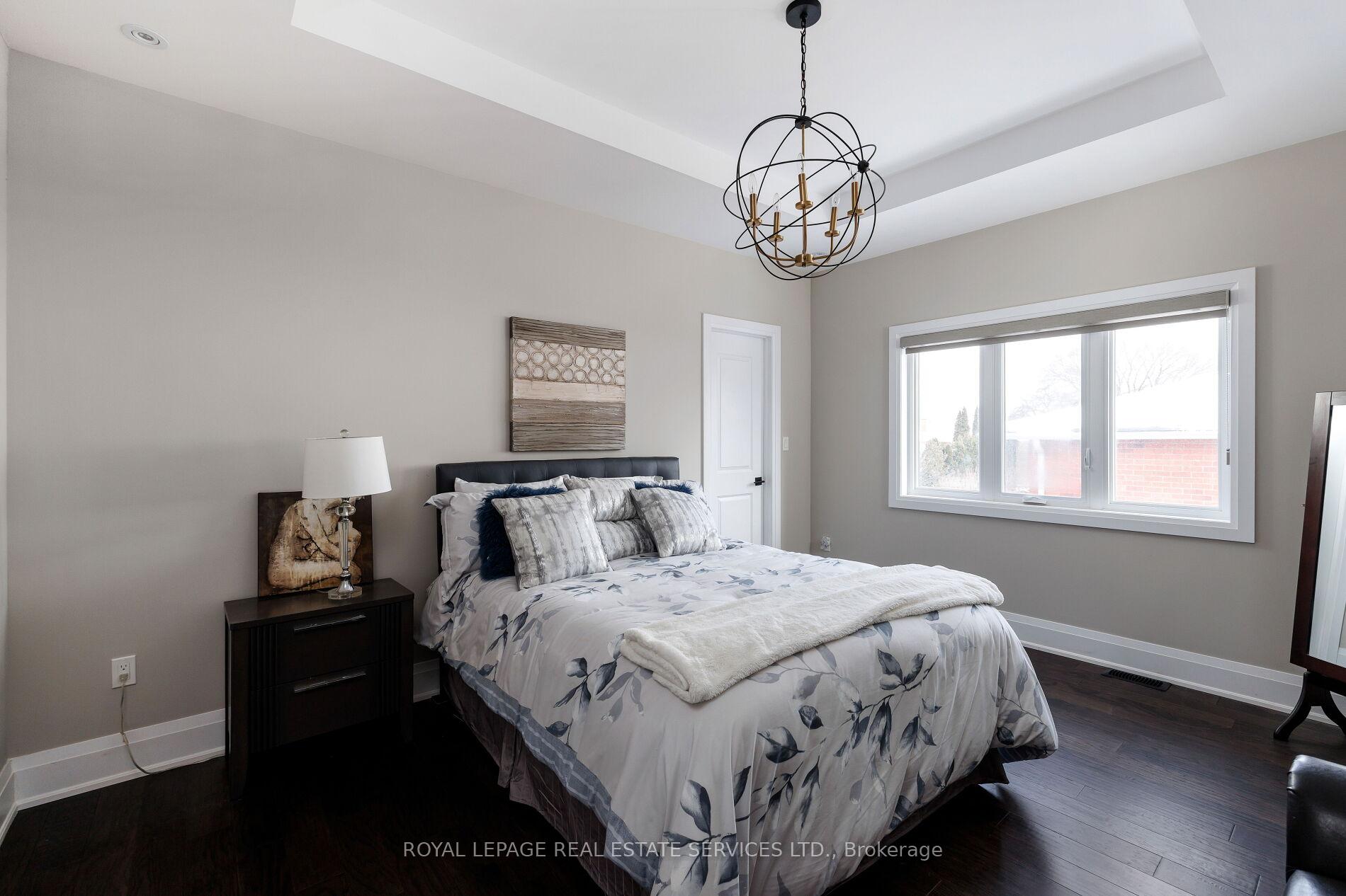 Photo 27 of 175 Burloak Drive W, Oakville, Bronte — HOMEH