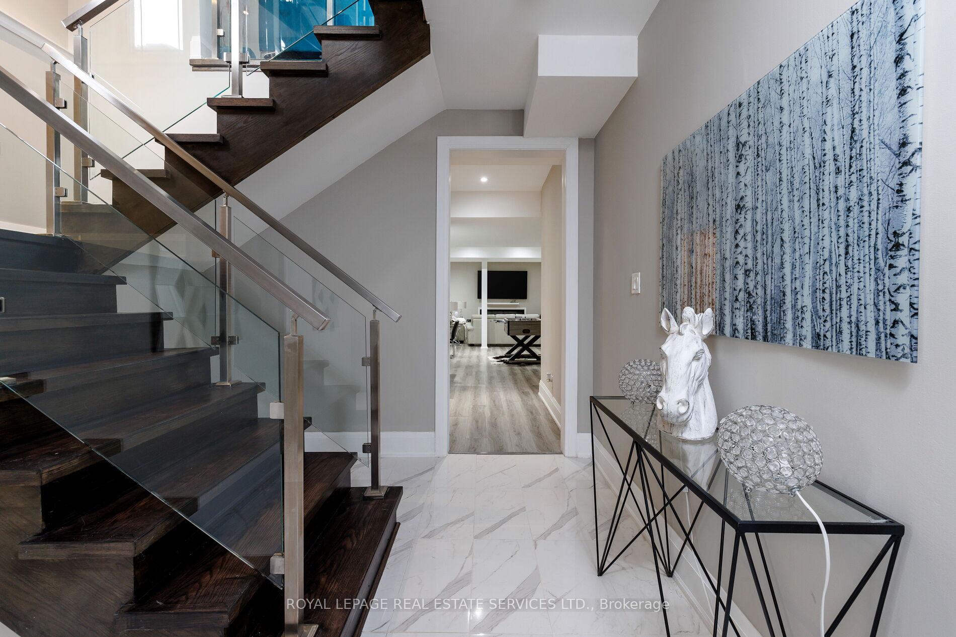 Photo 32 of 175 Burloak Drive W, Oakville, Bronte — HOMEH